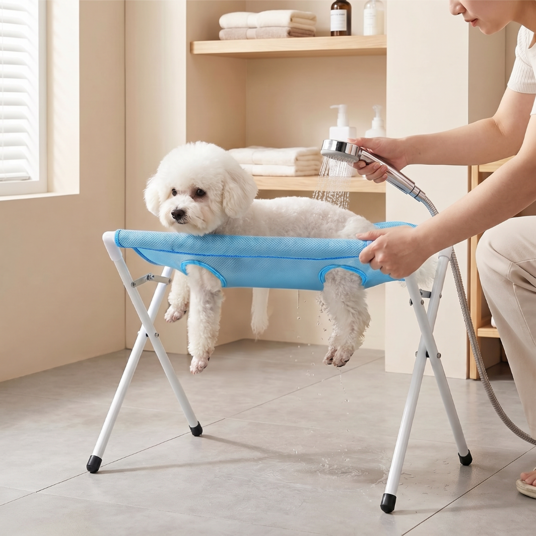 Dog bathed comfortably on the foldable Waviko grooming support